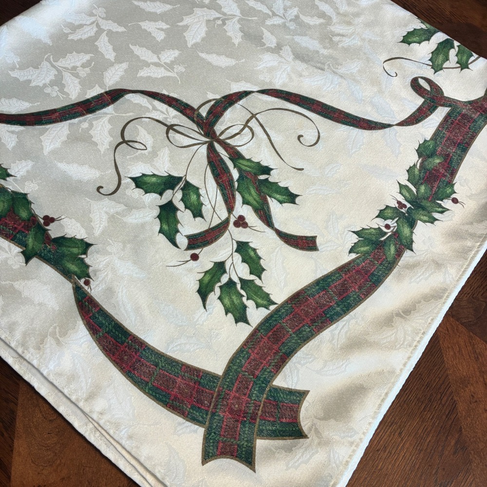 LENOX Holiday Nouveau Tablecloth Christmas Holly Ribbon Ivory Damask 60x102